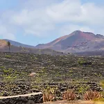 Eslanzarote Testeyna House, Heated Pool, Super Wifi, Sat Tv, View To The Volcanoes