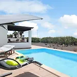 Villa Montaña Roja