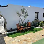Casa 56 El Palomar, 3 Bed Villa ,Playa Blanca ,Large Private Gardens Heated Pool