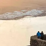 Famara, Apto. En Zona Tranquila A 200M Del Mar.
