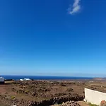 Apartamento Con Terraza Y Jardin