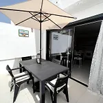 Apartment Lola - Cosy & Central 1 Bedroom Apartment