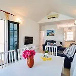 Villa Los Arcos - Lh160 By Villas Now Ltd