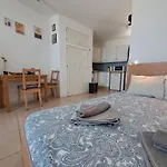 Comfortable Lucy Apartment 706 With Amazing Sea-View