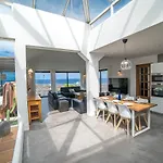 Villa Babel - First Line Seafront Holiday House