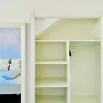Canaryislandshost L Room