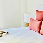 Canaryislandshost L Room