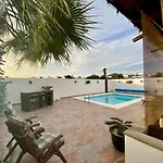 La Mar Poolvilla