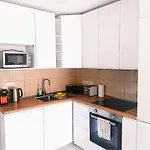 Beautiful Spacious 1-Bed Apartment With Aircon