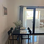 Moderno Apartamento Frente Al Mar En Una De Las Mejores Zonas De La Santa En Lanzarote