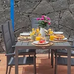 Villa Maria Del Mar 2 Minutes To Supermarkets, 10 Minutes To Marina Rubicon, Pool, High Speed Wifi
