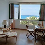 Sounds Of The Sea Apartment