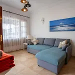 Beautiful Home In Lanzarote 5 Mins From Marina