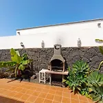 Villa Lagarto Heated Pool Aircon Central Playa Blanca