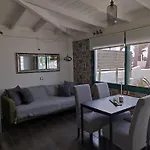 The White House With Pool - Playa Blanca
