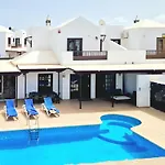 Villablanca Mar Heated Private Pool In A Charming Retreat Of Serenity