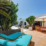 Villa La Cueva