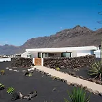 Lanzarote Famara Beach Bungalow