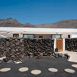 Lanzarote Famara Beach Bungalow