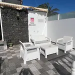 Casa Swn-Y-Mor, Two Bedroom Apartment With Private Pool