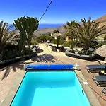 Niro - Sauna, Beheizter Pool, Billiard Tisch, Tischtennis