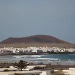 Daidas Beach House With Hot Whirlpool In Famara