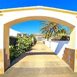 Apartment Madora - Sea View - Amazing Garden - Quiet Location - Bodegas & Hiking Trails Nearby