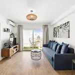 Flower Beach Suite 16