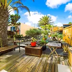 Apartment Madora - Sea View - Amazing Garden - Quiet Location - Bodegas & Hiking Trails Nearby