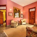 Casa Lola Y Juan