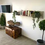 Sea Breeze With Shared Pool And Near The Beach