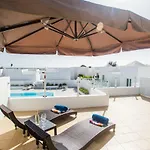 Flower Beach Suite 18