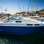 Cozy Boat To Unwind By The Ocean