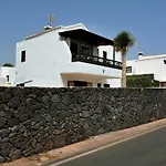 3Br Beach House - Solarium & Shower Terrace