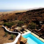 Castillo Lanzarote Villa Winni - Luxury Villa - Pet Friendly With Heated Pool