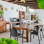 Villa Nazoly