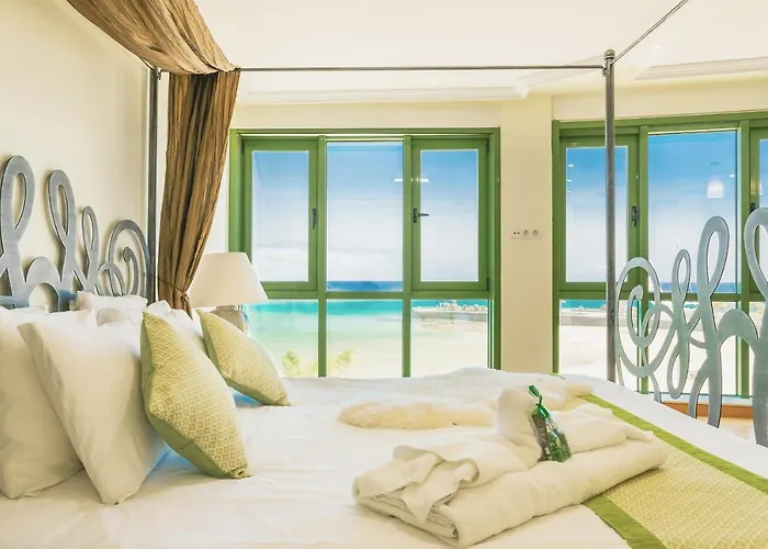 Arrecife Sands- Seafront Apartment - Sea Views - Private Underground Parking