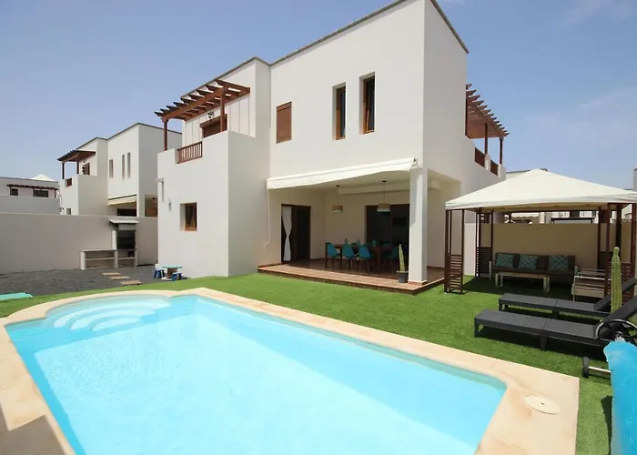 Villa Las Caletas del Mar - Heated Pool