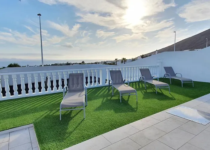 Stunning Sea View Villa With 6 Bedrooms & Heated Pool - Villa Renaissance