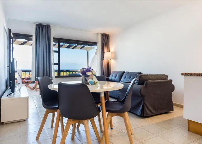 Bastian Beach. Casa Cheah. Sea View