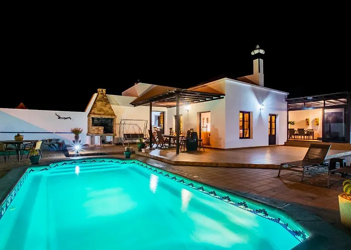 Eslanzarote Acoruma House, Super Wifi, Heated Pool