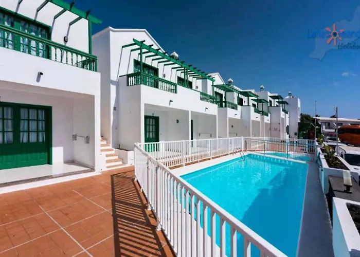 Beautiful Spacious 1-Bed Apartment With Aircon