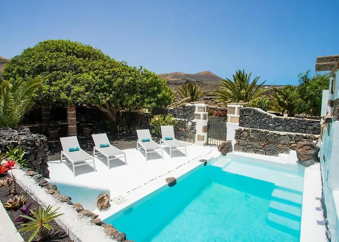 Eslanzarote Testeyna House, Heated Pool, Super Wifi, Sat Tv, View To The Volcanoes