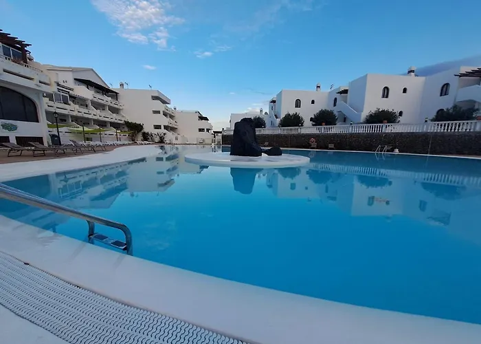 Comfortable Cleo Apartment With Large Terrace