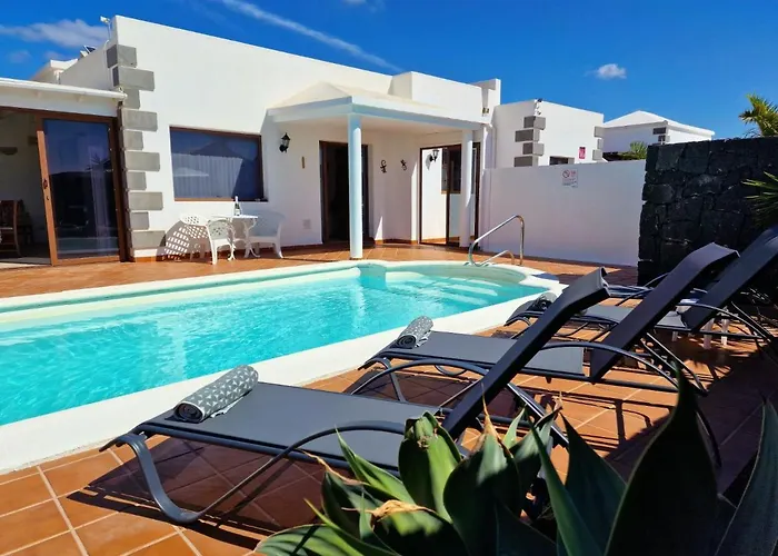 Villa Lagarto Heated Pool Aircon Central Playa Blanca