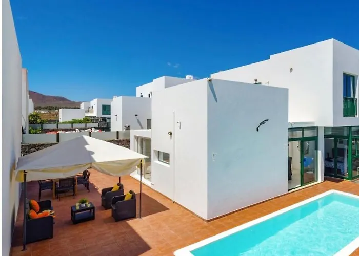 Spacious Private Villa & Private Heated Pool - Villa Sunshine
