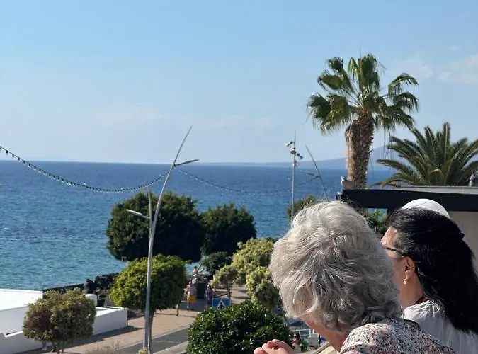 Sea View With Direct Access To Boulevard