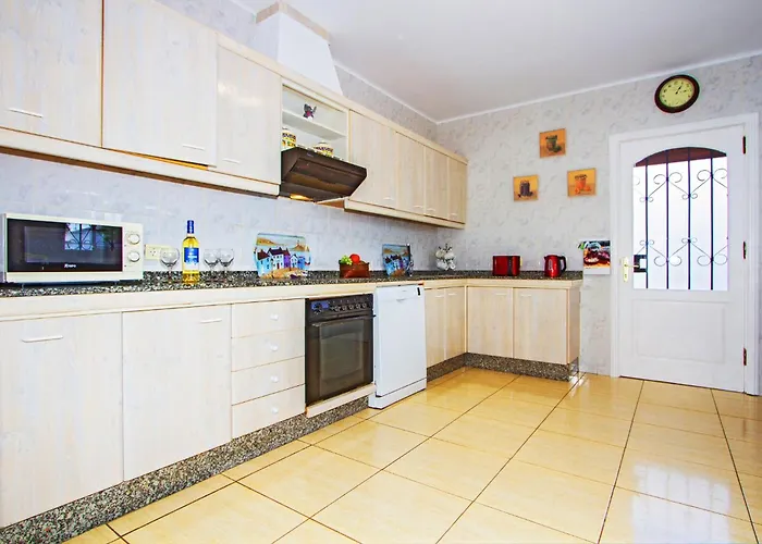 Exceptional 3 Bedroom Villa Adsey -Short Walk To Town - By Lanzarote Leisure Villas