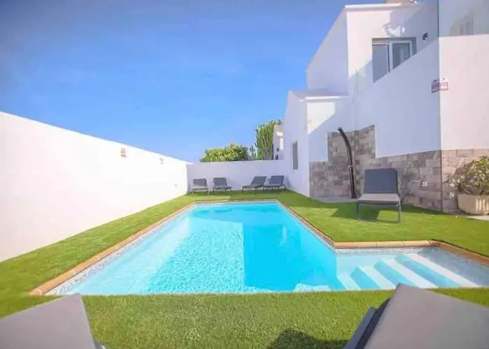 Villa Renata With Private Heated Pool And Hot Tub