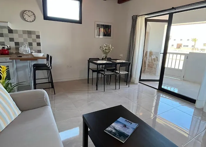 Moderno Apartamento Frente Al Mar En Una De Las Mejores Zonas De La Santa En Lanzarote
